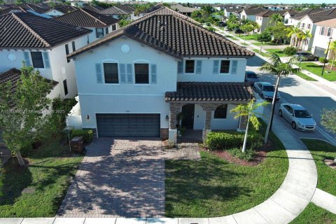Casa en venta en Hialeah, Florida, 4 dormitorios, 260.13 m2 № 1889230 - foto 21
