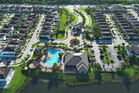 Casa en venta en Hialeah, Florida, 4 dormitorios, 260.13 m2 № 1889230 - foto 30