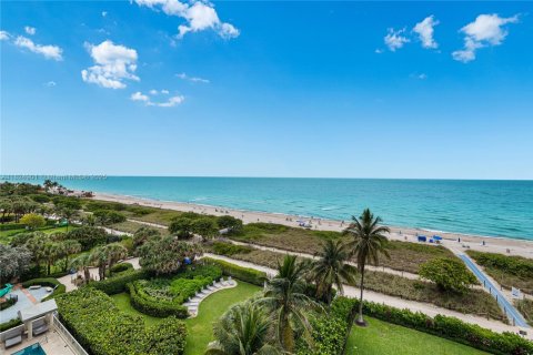 Condo in Surfside, Florida, 2 bedrooms  № 1790580 - photo 30