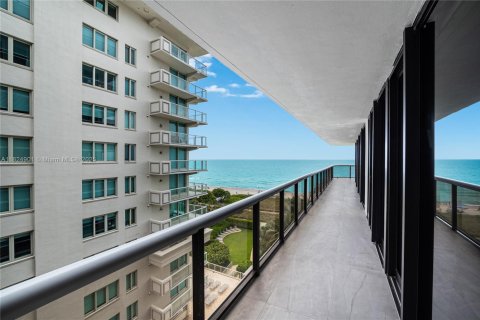 Condo in Surfside, Florida, 2 bedrooms  № 1790580 - photo 29