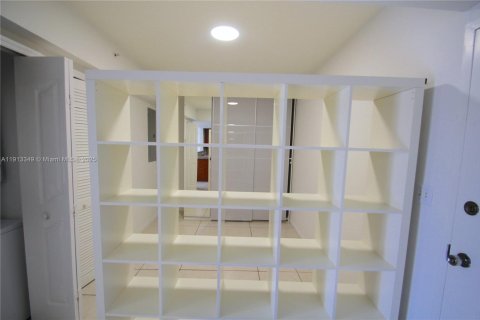 Купить кондоминиум в Майами, Флорида 1 спальня, 66.7м2, № 1968446 - фото 15