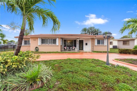 Casa en Hialeah, Florida 4 dormitorios, 162.11 m2 № 2050859