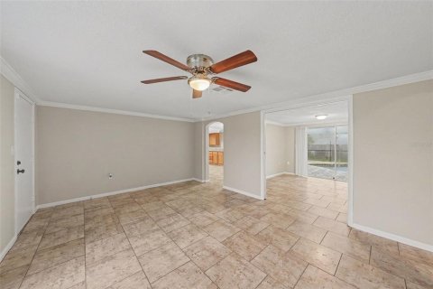 House in Port Richey, Florida 3 bedrooms, 133.97 sq.m. № 2283954 - photo 7