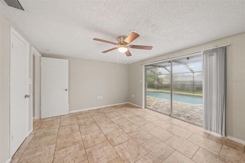 House in Port Richey, Florida 3 bedrooms, 133.97 sq.m. № 2283954 - photo 9