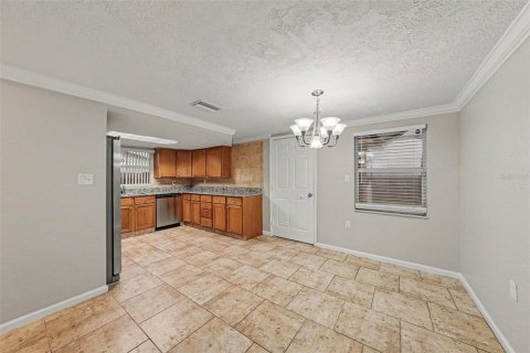 House in Port Richey, Florida 3 bedrooms, 133.97 sq.m. № 2283954 - photo 2
