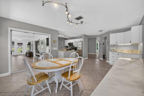 House in Port St. Lucie, Florida 3 bedrooms, 159.23 sq.m. № 2430227 - photo 22