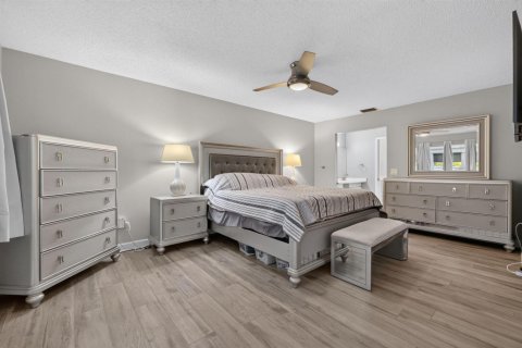 House in Port St. Lucie, Florida 3 bedrooms, 159.23 sq.m. № 2430227 - photo 26