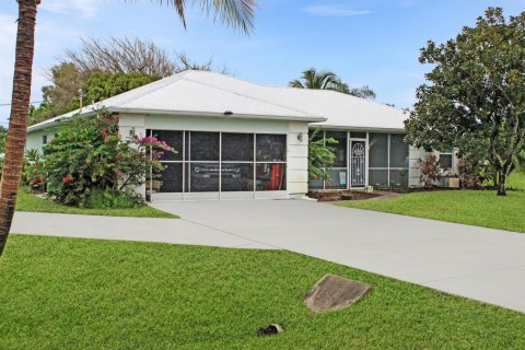 House in Port St. Lucie, Florida 3 bedrooms, 159.23 sq.m. № 2430227 - photo 7