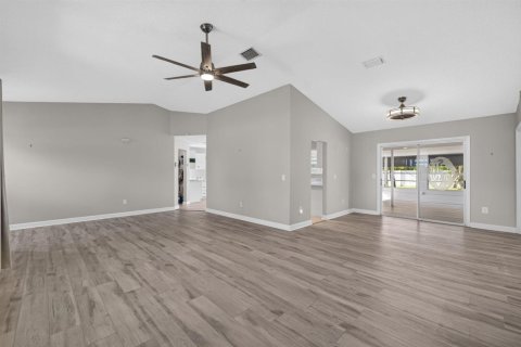 House in Port St. Lucie, Florida 3 bedrooms, 159.23 sq.m. № 2430227 - photo 16