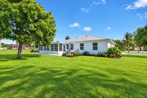 House in Port St. Lucie, Florida 3 bedrooms, 159.23 sq.m. № 2430227 - photo 11