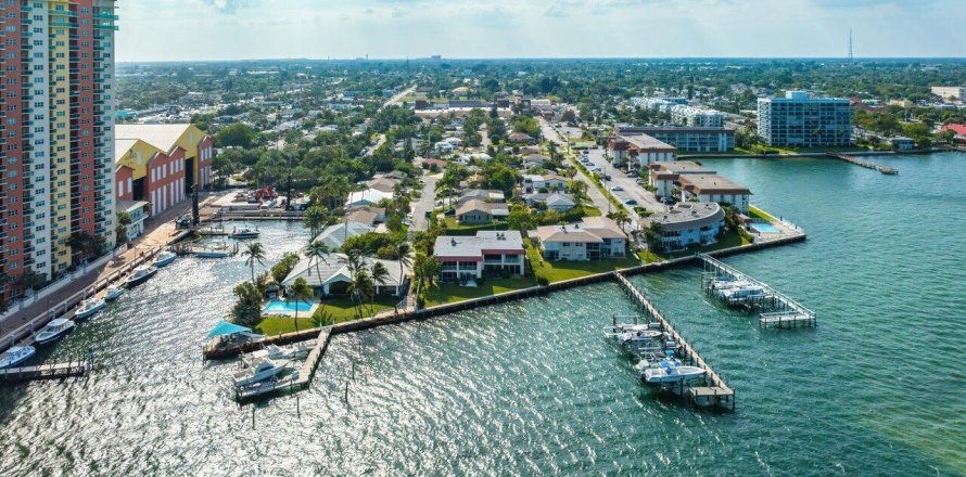 Condo in Riviera Beach, Florida, 1 bedroom  № 1098699