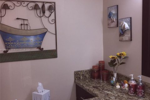 Copropriété à louer à Hallandale Beach, Floride: 1 chambre, 80.82 m2 № 1945235 - photo 9