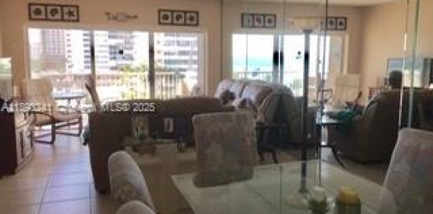 Condo à Hallandale Beach, Floride, 1 chambre № 1945235