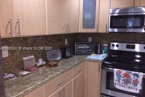 Copropriété à louer à Hallandale Beach, Floride: 1 chambre, 80.82 m2 № 1945235 - photo 3