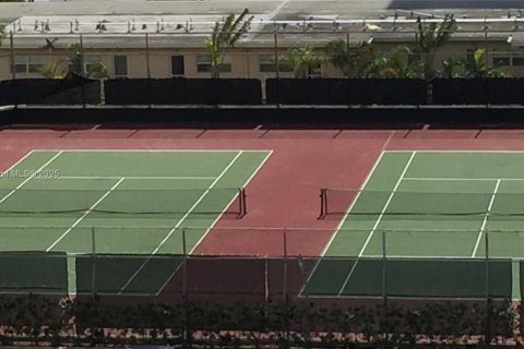 Copropriété à louer à Hallandale Beach, Floride: 1 chambre, 80.82 m2 № 1945235 - photo 14