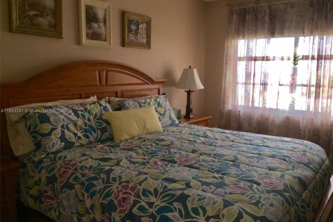 Copropriété à louer à Hallandale Beach, Floride: 1 chambre, 80.82 m2 № 1945235 - photo 5