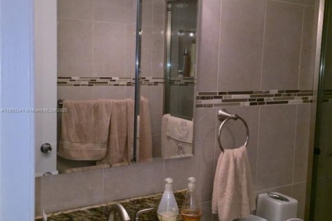 Copropriété à louer à Hallandale Beach, Floride: 1 chambre, 80.82 m2 № 1945235 - photo 8