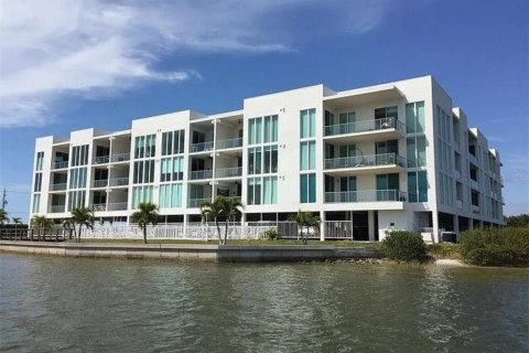Condo in Englewood, Florida, 2 bedrooms  № 1813231 - photo 1