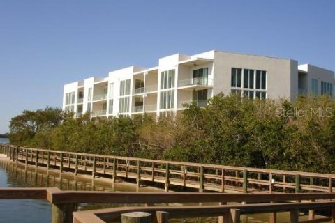 Condo in Englewood, Florida, 2 bedrooms  № 1813231 - photo 14