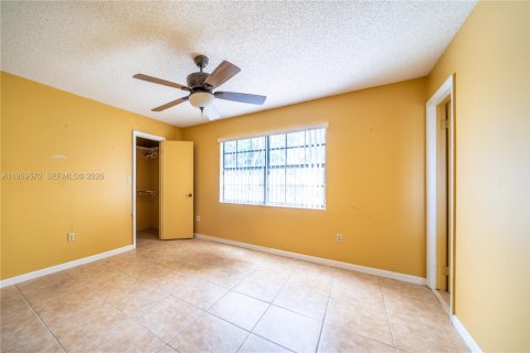 House in Miramar, Florida 4 bedrooms, 241.36 sq.m. № 2080652 - photo 22