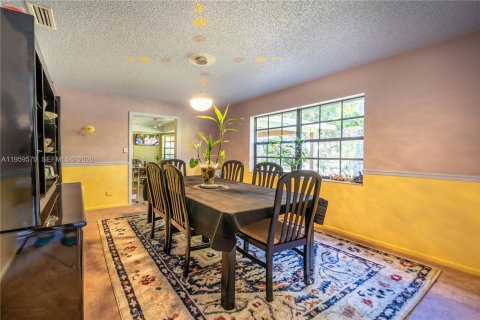 House in Miramar, Florida 4 bedrooms, 241.36 sq.m. № 2080652 - photo 9
