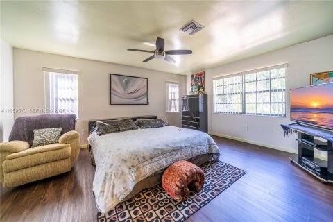 House in Miramar, Florida 4 bedrooms, 241.36 sq.m. № 2080652 - photo 28