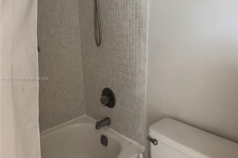 Купить кондоминиум в Авентура, Флорида 2 спальни, 96.43м2, № 1949312 - фото 16