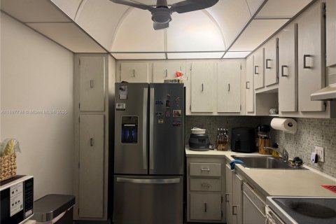 Купить кондоминиум в Авентура, Флорида 2 спальни, 96.43м2, № 1949312 - фото 15