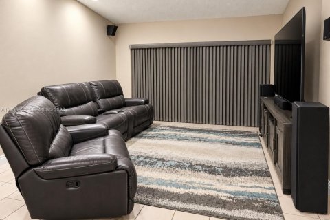 Купить виллу или дом в Тамарак, Флорида 2 спальни, 91.97м2, № 2425166 - фото 6