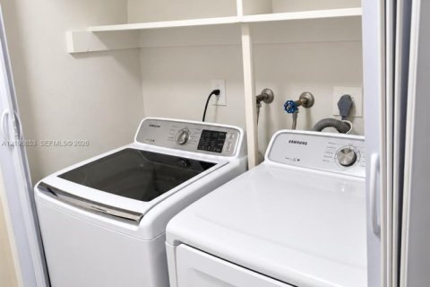 Купить виллу или дом в Тамарак, Флорида 2 спальни, 91.97м2, № 2425166 - фото 15