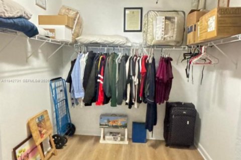 Adosado en venta en Homestead, Florida, 3 dormitorios, 169.92 m2 № 2000287 - foto 15