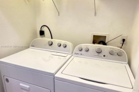 Adosado en venta en Homestead, Florida, 3 dormitorios, 169.92 m2 № 2000287 - foto 22