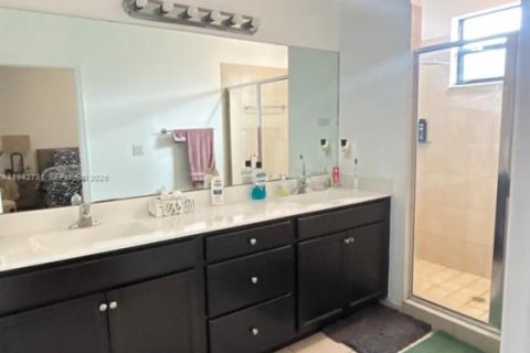 Adosado en venta en Homestead, Florida, 3 dormitorios, 169.92 m2 № 2000287 - foto 16