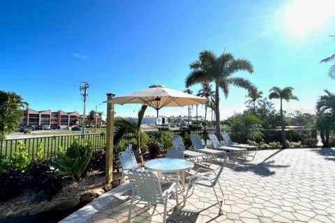 House in Punta Gorda, Florida 2 bedrooms, 119.84 sq.m. № 1131819 - photo 5