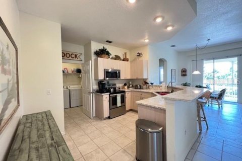 House in Punta Gorda, Florida 2 bedrooms, 119.84 sq.m. № 1131819 - photo 16