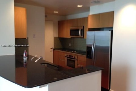 Condo in Miami, Florida, 1 bedroom  № 2088281 - photo 5