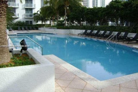 Condo in Miami, Florida, 1 bedroom  № 2088281 - photo 6