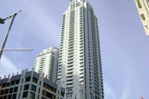 Condo in Miami, Florida, 1 bedroom  № 2088281 - photo 11