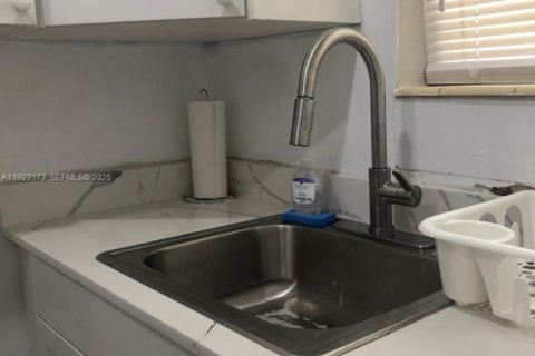 Villa ou maison à louer à Fort Lauderdale, Floride: 176.33 m2 № 1976627 - photo 7