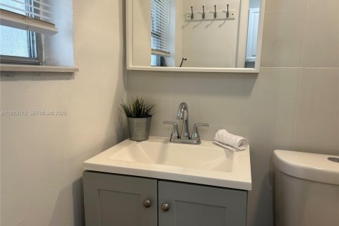 Villa ou maison à louer à Fort Lauderdale, Floride: 176.33 m2 № 1976627 - photo 8