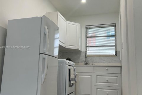 Villa ou maison à louer à Fort Lauderdale, Floride: 176.33 m2 № 1976627 - photo 3