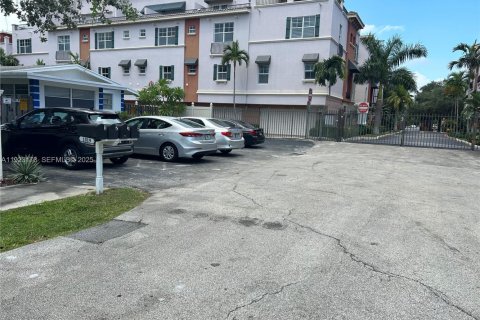 Villa ou maison à louer à Fort Lauderdale, Floride: 176.33 m2 № 1976627 - photo 16