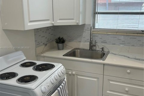 Villa ou maison à louer à Fort Lauderdale, Floride: 176.33 m2 № 1976627 - photo 6