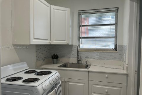 Villa ou maison à louer à Fort Lauderdale, Floride: 176.33 m2 № 1976627 - photo 4