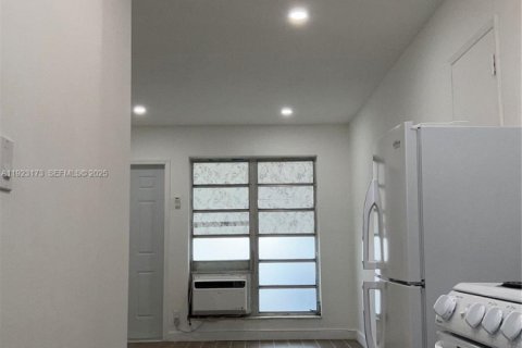 Villa ou maison à louer à Fort Lauderdale, Floride: 176.33 m2 № 1976627 - photo 14