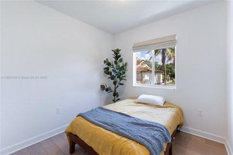 Снять в аренду таунхаус в Пемброк-Парк, Флорида 3 спальни, 118.54м2, № 1946009 - фото 6