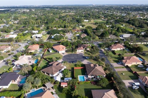 House in Homestead, Florida 4 bedrooms, 226.4 sq.m. № 1990849 - photo 7