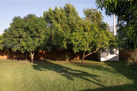 House in Homestead, Florida 4 bedrooms, 226.4 sq.m. № 1990849 - photo 28