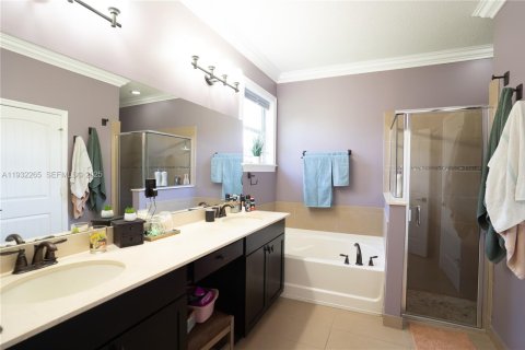 House in Homestead, Florida 4 bedrooms, 226.4 sq.m. № 1990849 - photo 17