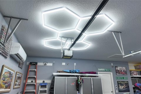 House in Homestead, Florida 4 bedrooms, 226.4 sq.m. № 1990849 - photo 30